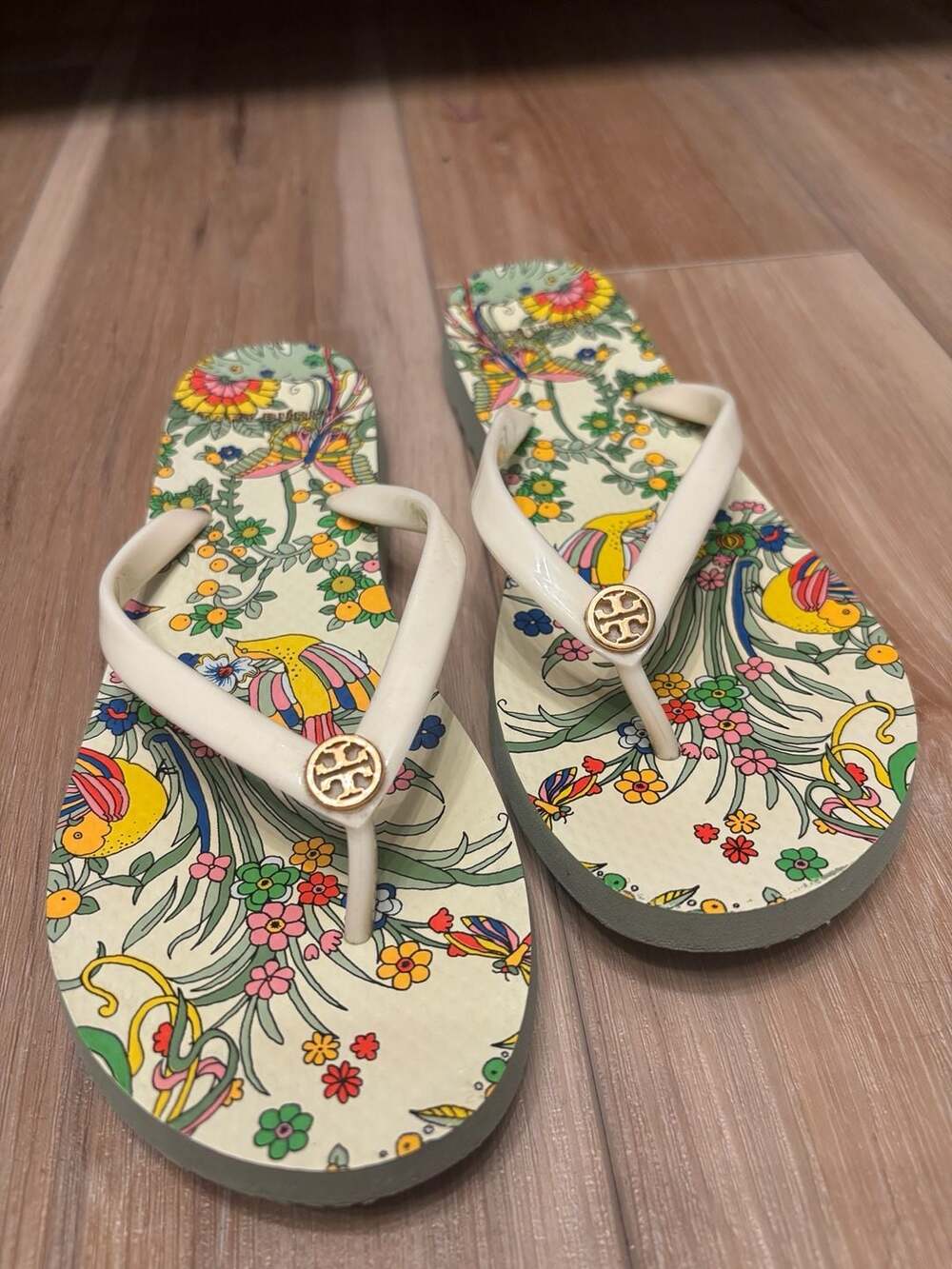 Tory Burch Floral butterfly bird trippy hippie Print Flip Flops Size 8 White